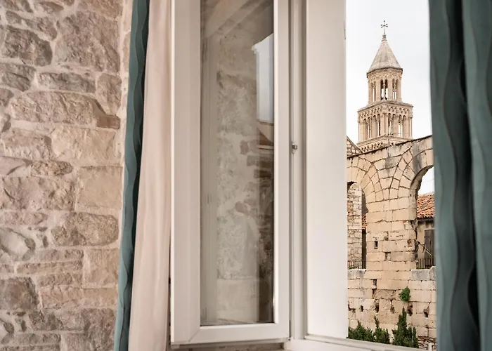 Tifani Luxury Rooms 2